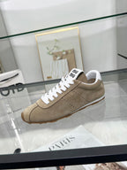 M-Sneakers