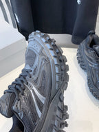 B-Sneakers