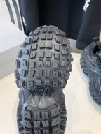 B-Sneakers