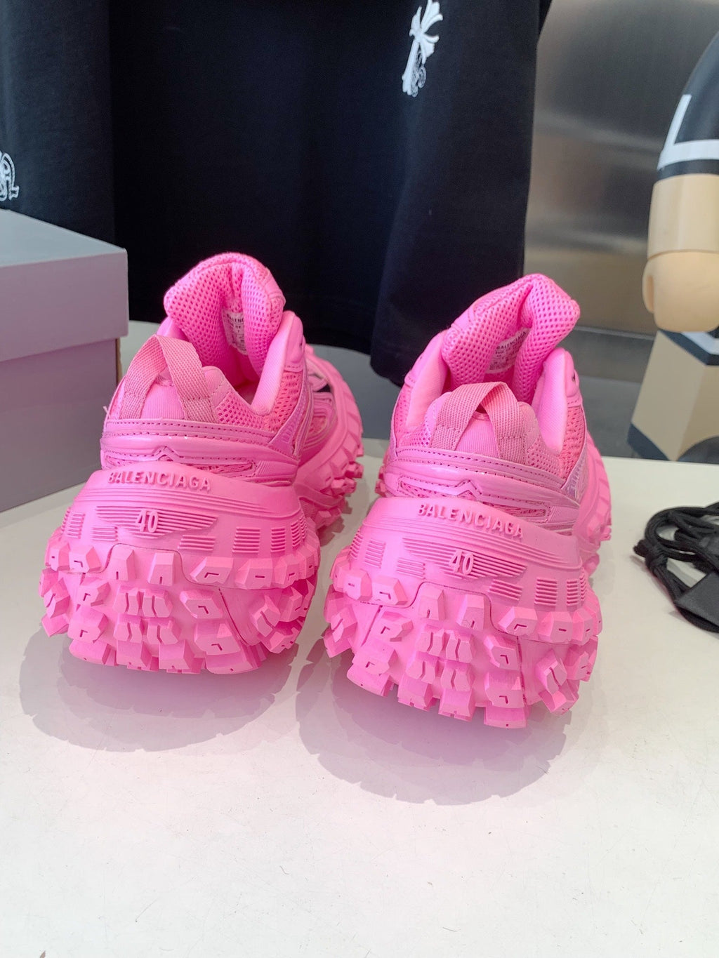 B-Sneakers