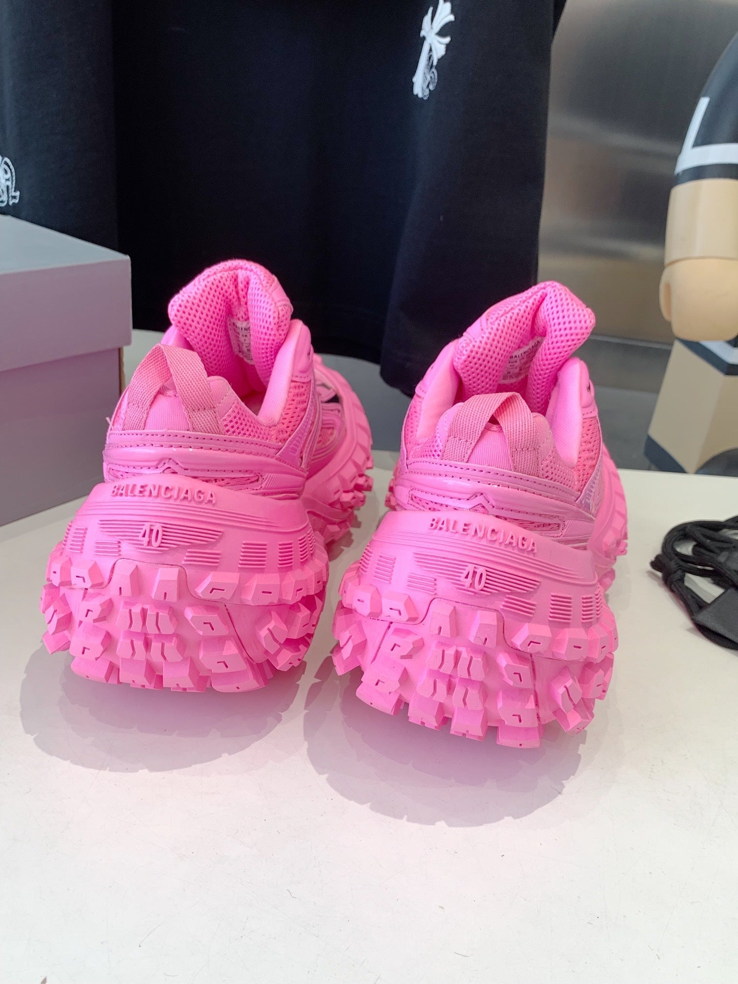 B-Sneakers