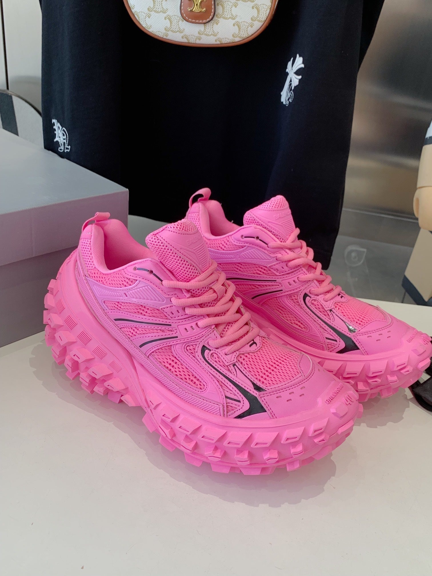 B-Sneakers