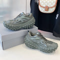 B-Sneakers