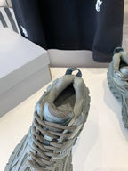 B-Sneakers