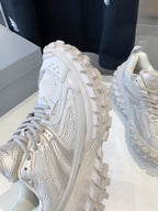 B-Sneakers