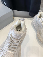 B-Sneakers
