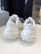 B-Sneakers