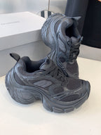 B-Sneakers