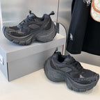 B-Sneakers