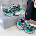 B-Sneakers
