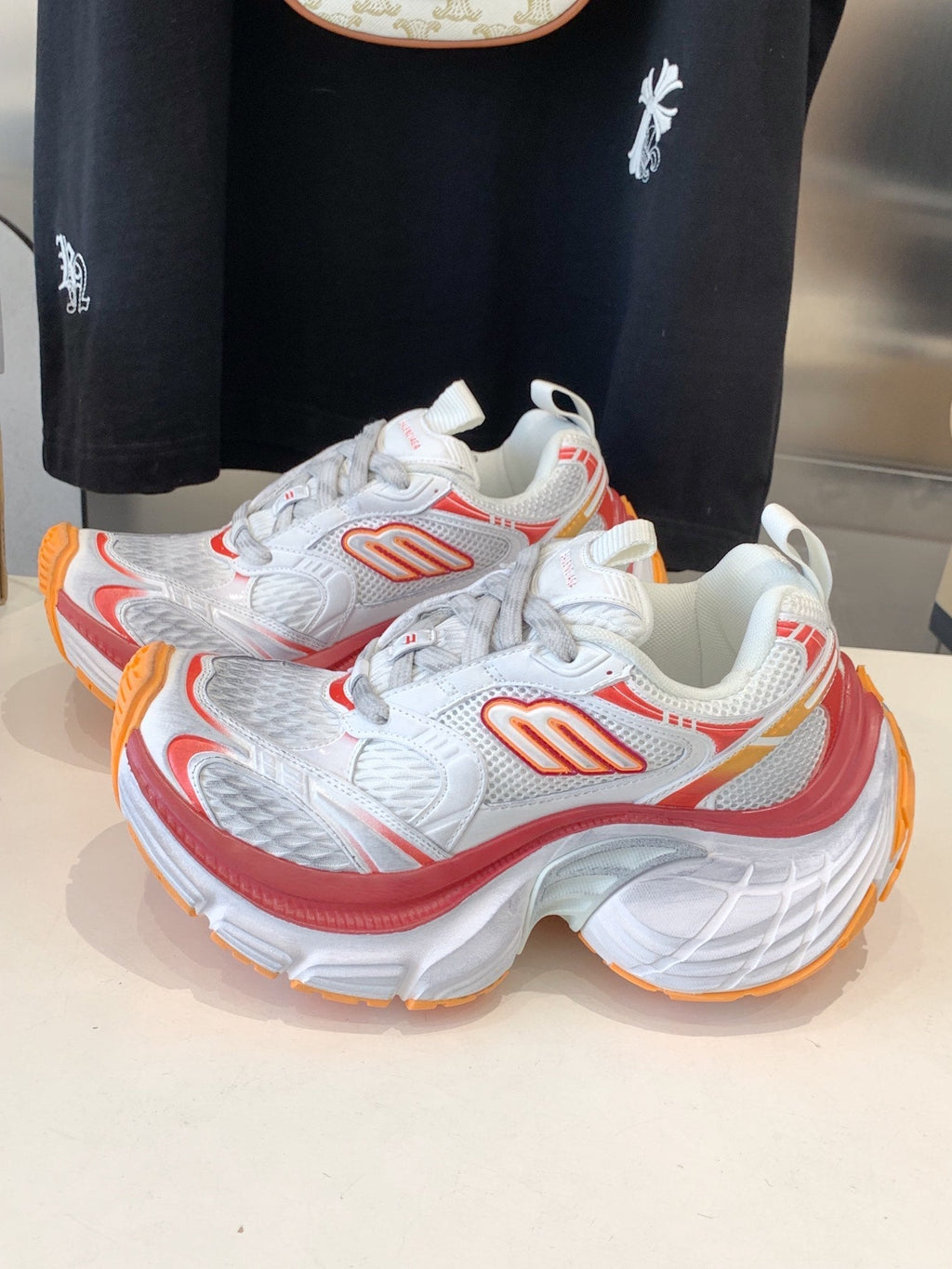 B-Sneakers