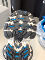B-Sneakers