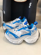 B-Sneakers