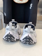 B-Sneakers