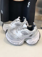 B-Sneakers