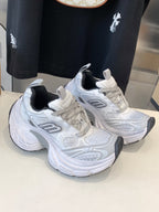 B-Sneakers