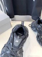 B-Sneakers
