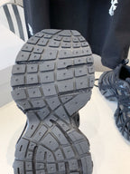 B-Sneakers