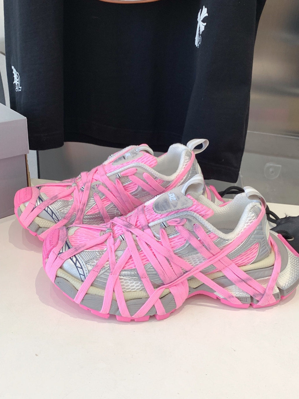 B-Sneakers