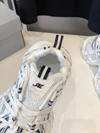 B-Sneakers