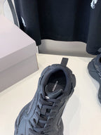 B-Sneakers