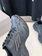 B-Sneakers