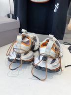 B-Sneakers