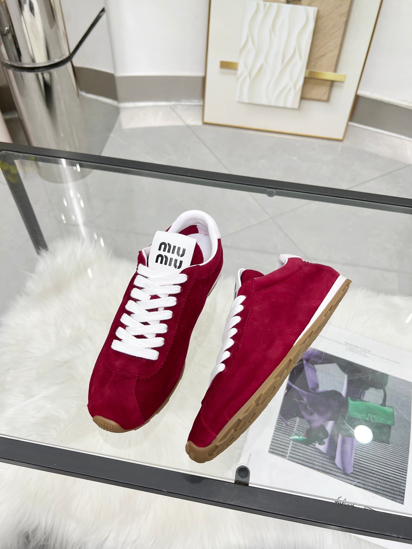 M-Sneakers