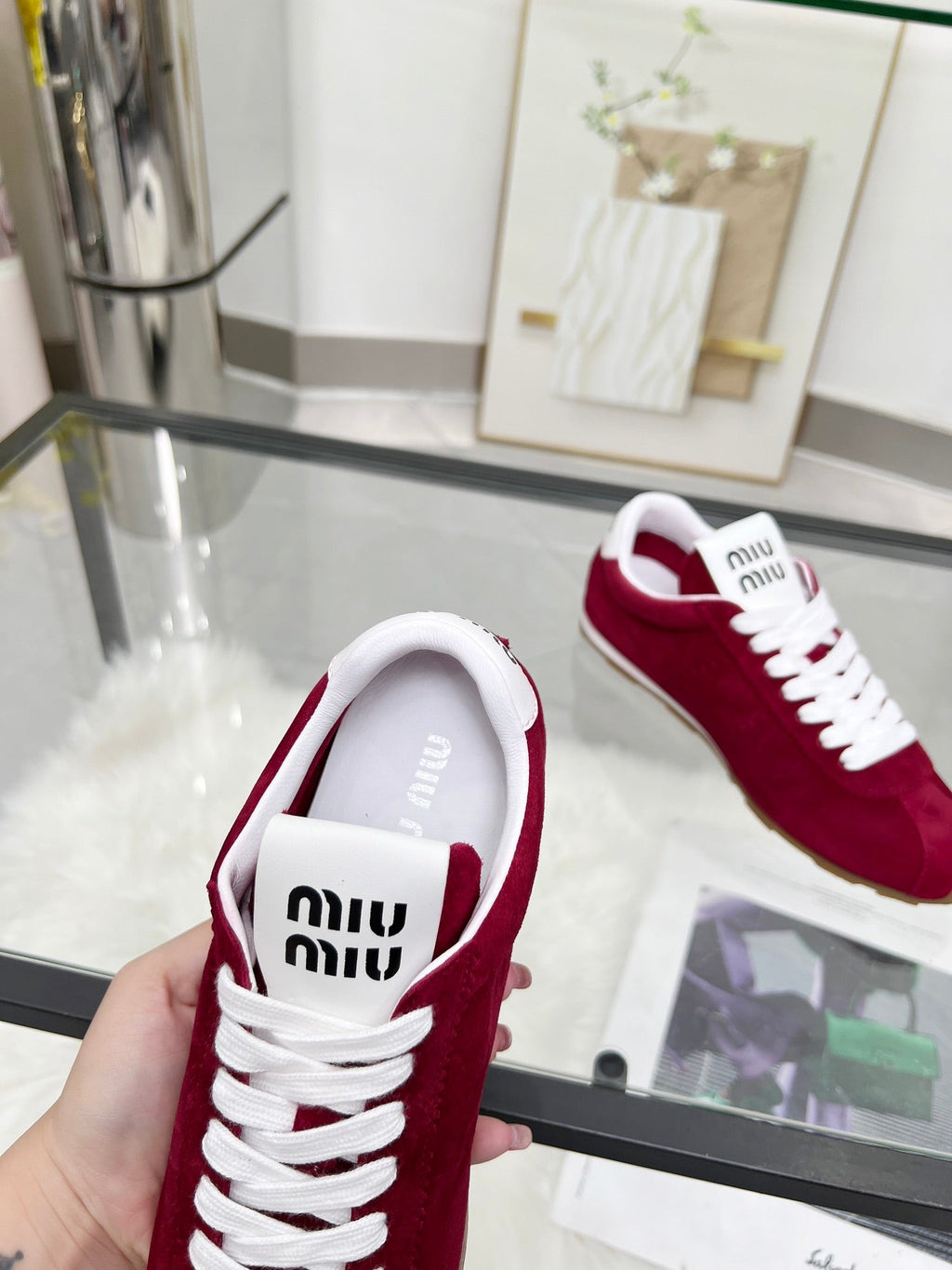 M-Sneakers