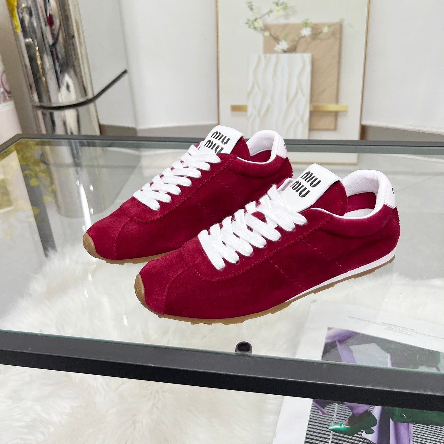 M-Sneakers