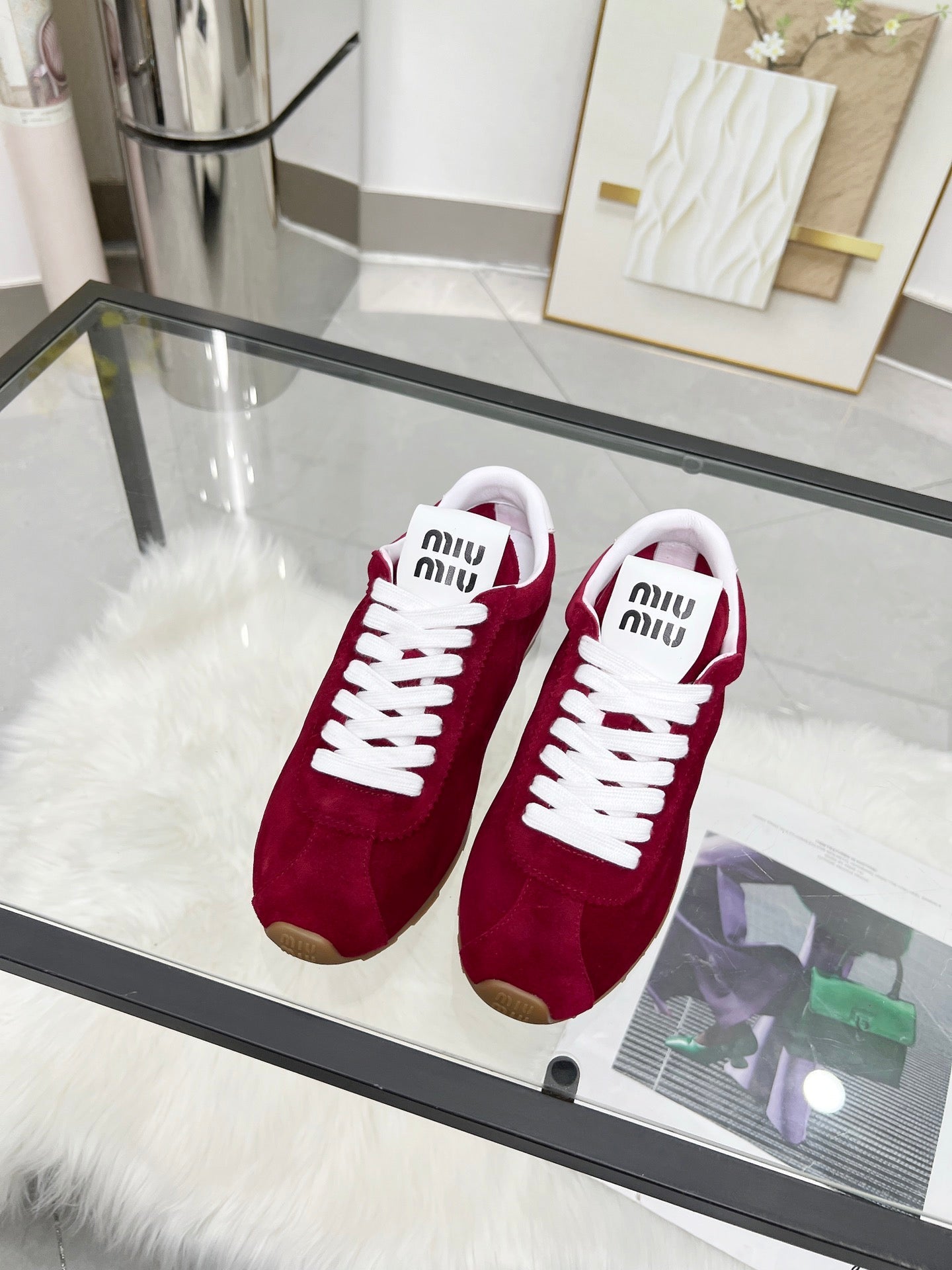 M-Sneakers