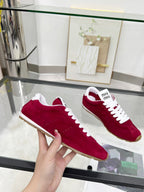 M-Sneakers