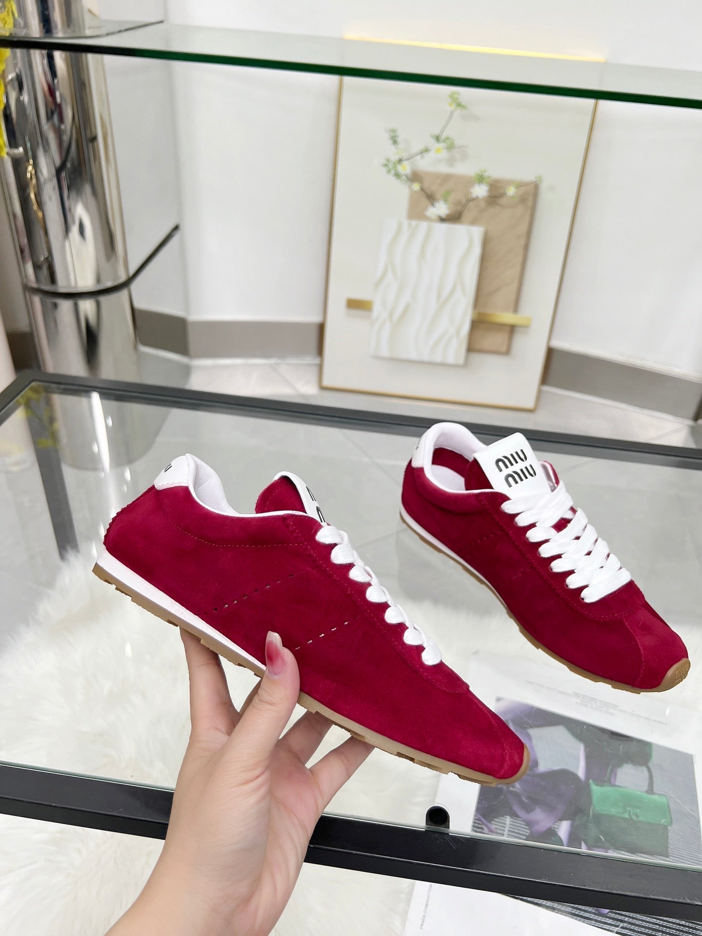 M-Sneakers