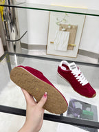 M-Sneakers