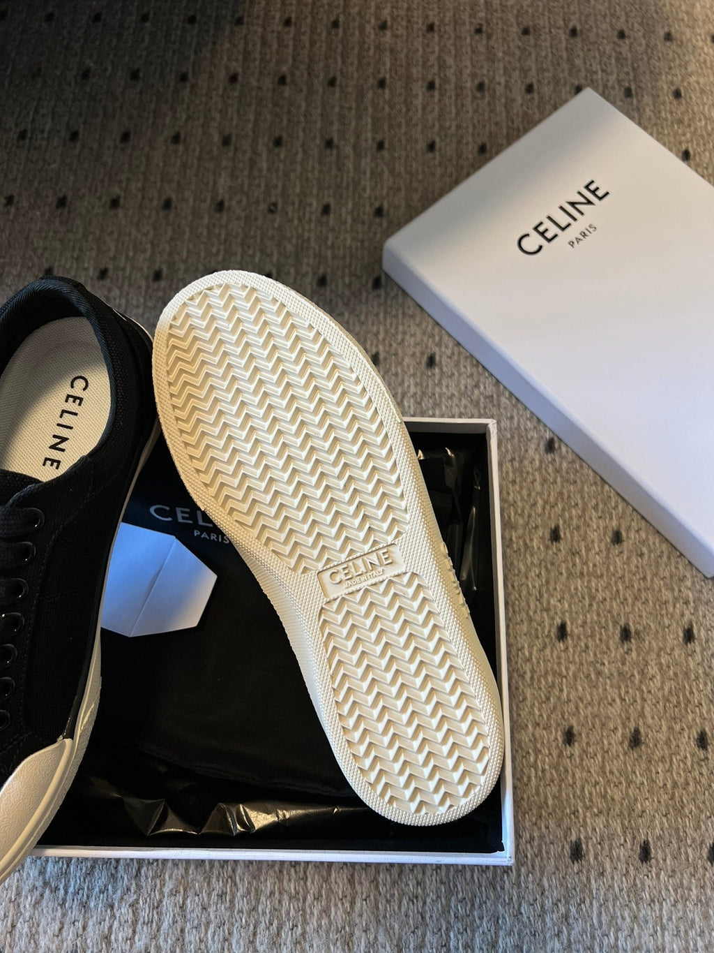 S-Sneakers