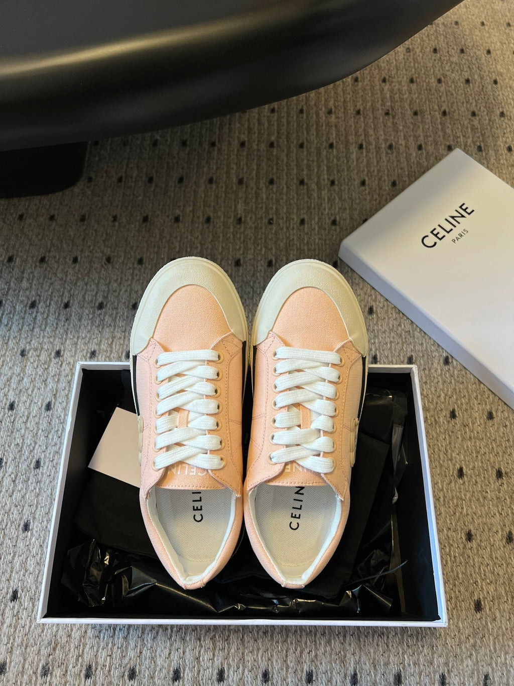 S-Sneakers