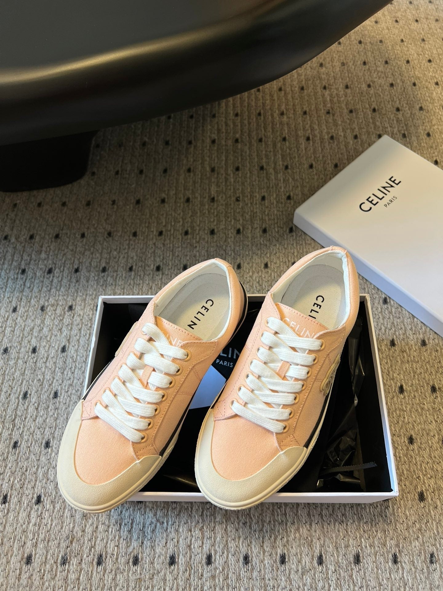 S-Sneakers