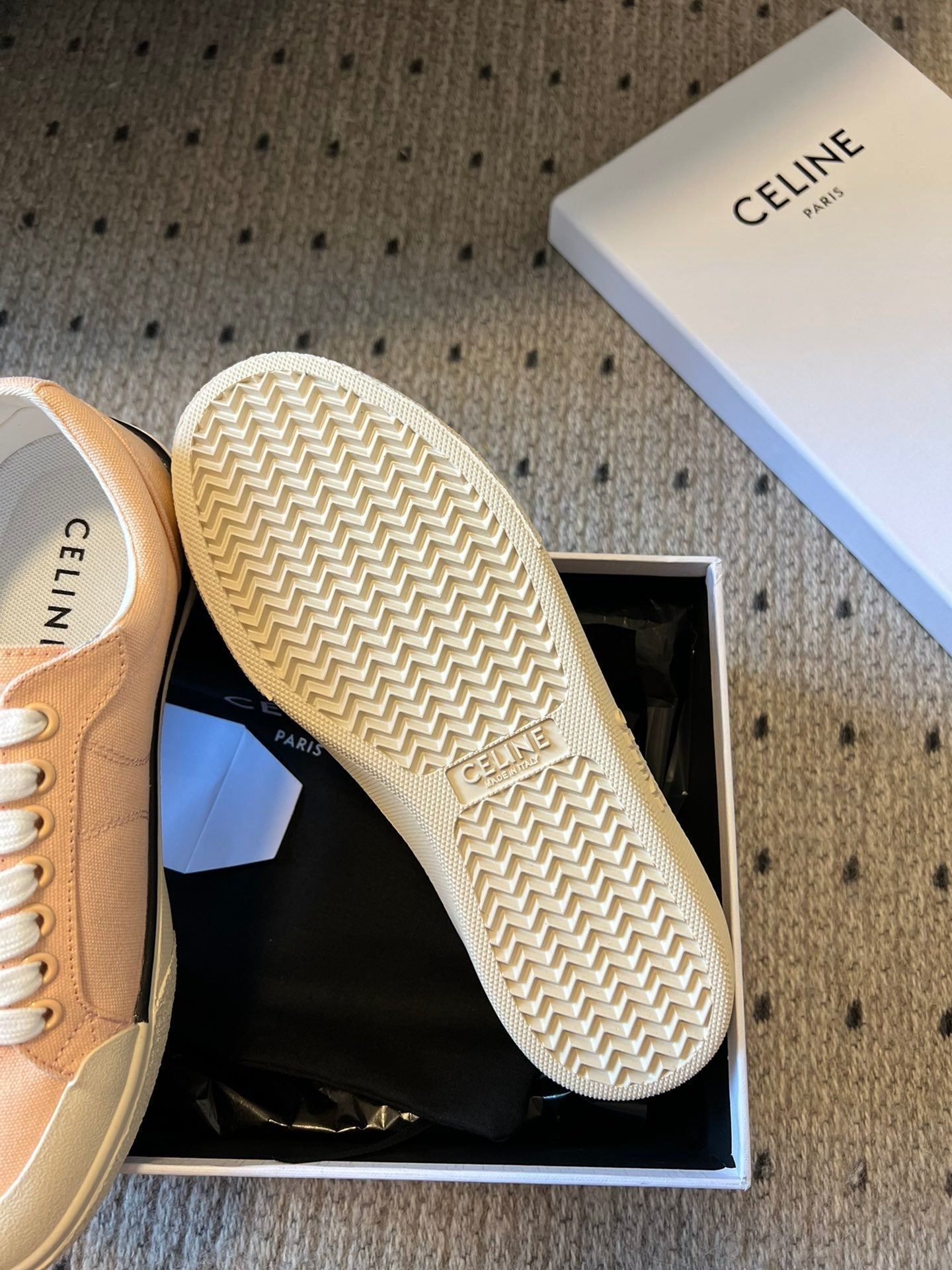 S-Sneakers