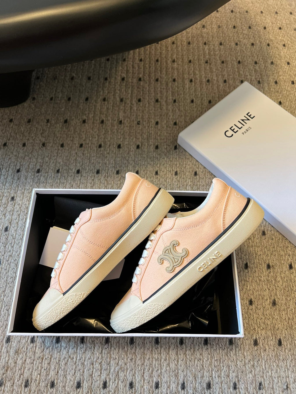 S-Sneakers