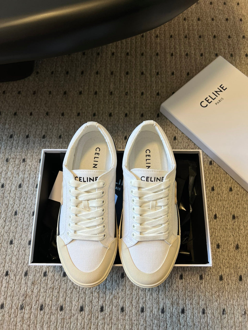S-Sneakers