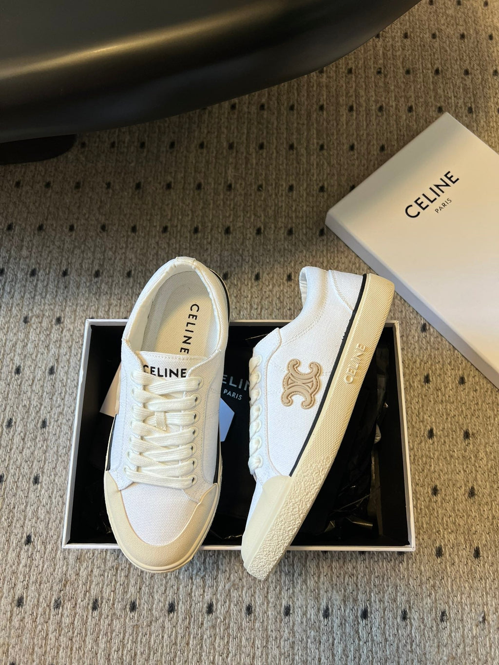S-Sneakers