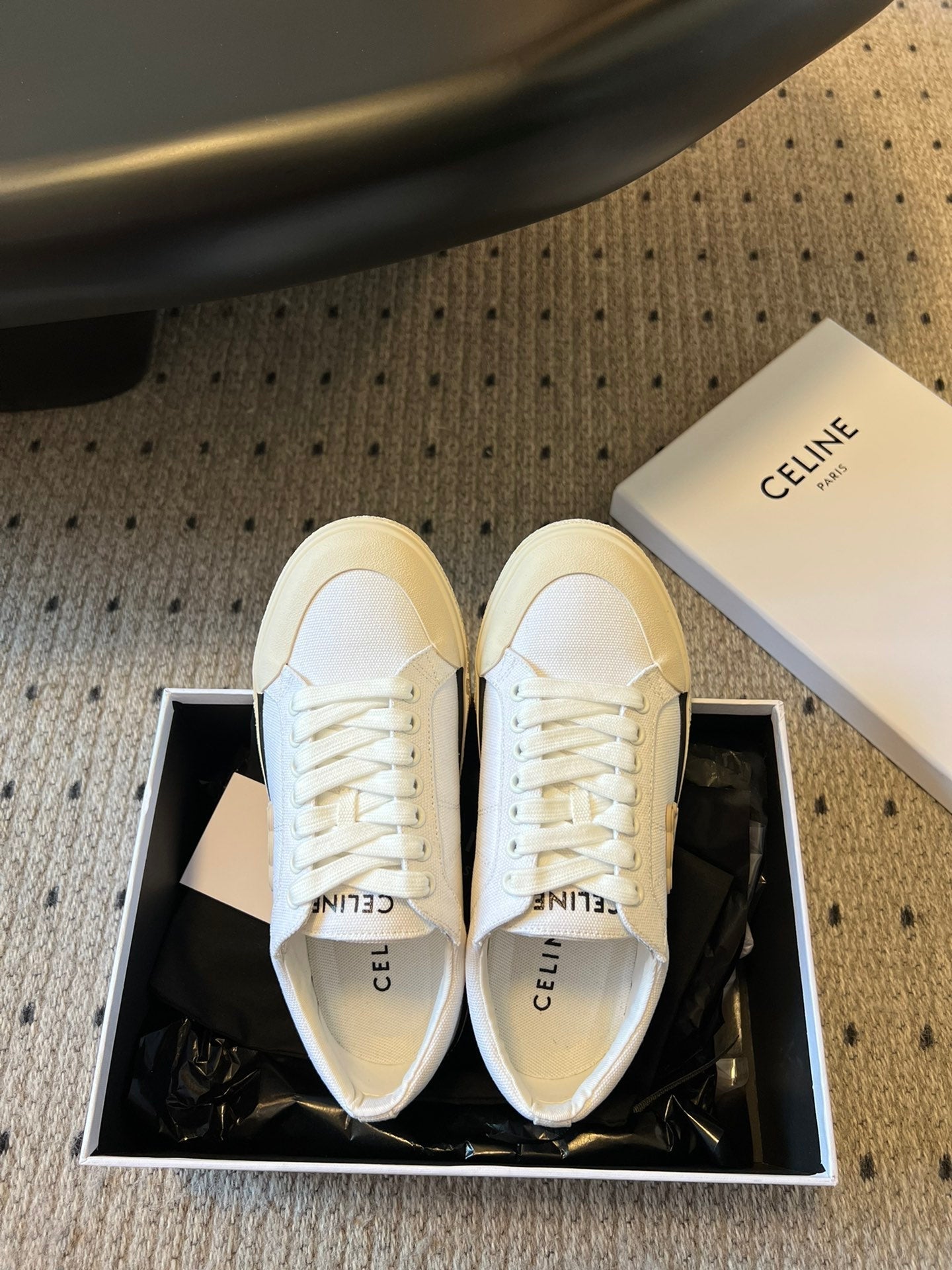 S-Sneakers