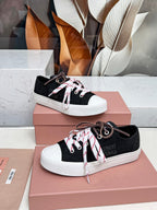 M-Sneakers