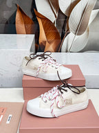 M-Sneakers