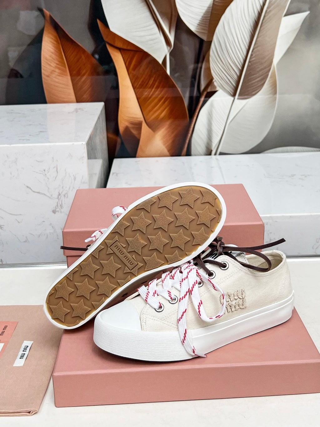 M-Sneakers