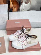 M-Sneakers