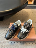 M-Sneakers