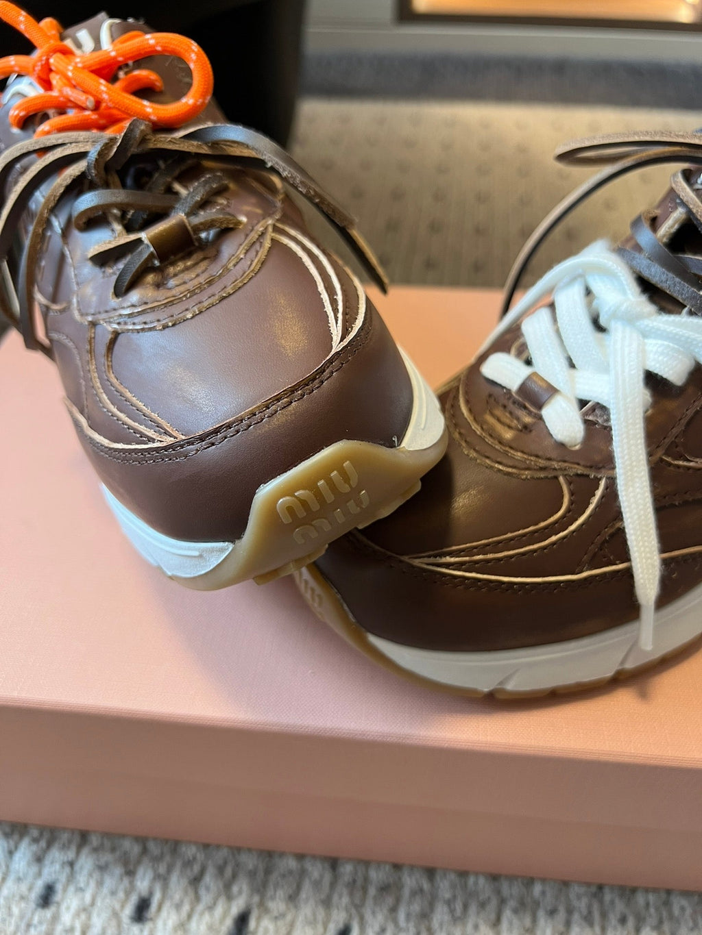M-Sneakers