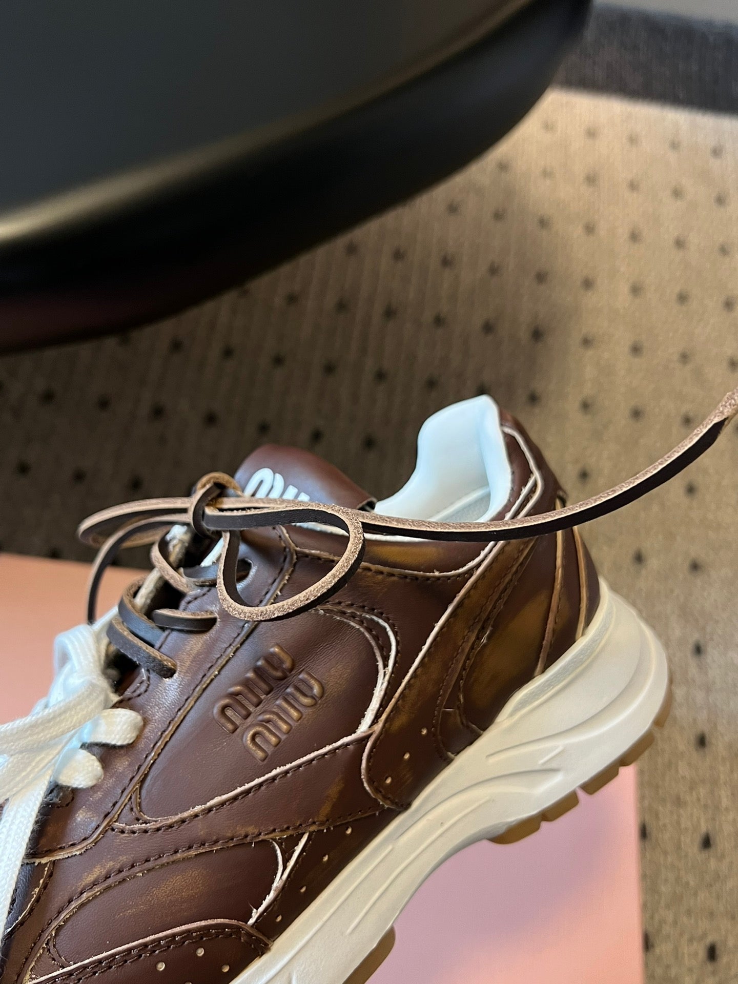 M-Sneakers