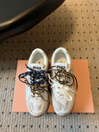 M-Sneakers